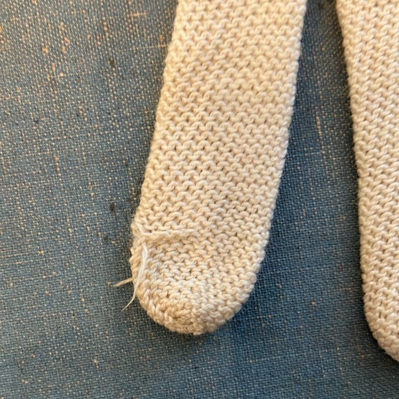 Vintage crochet or tatted woven gloves, stretch, 50s, off white ecru - Picture 9 of 10